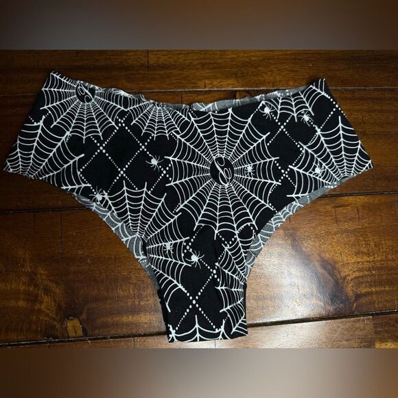 PINK Victoria’s Secret Halloween Spider Web Cheekser Panty Size Small - Picture 1 of 4